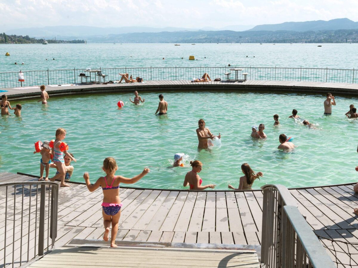 Zürich, Stadtbad Tiefenbrunnen