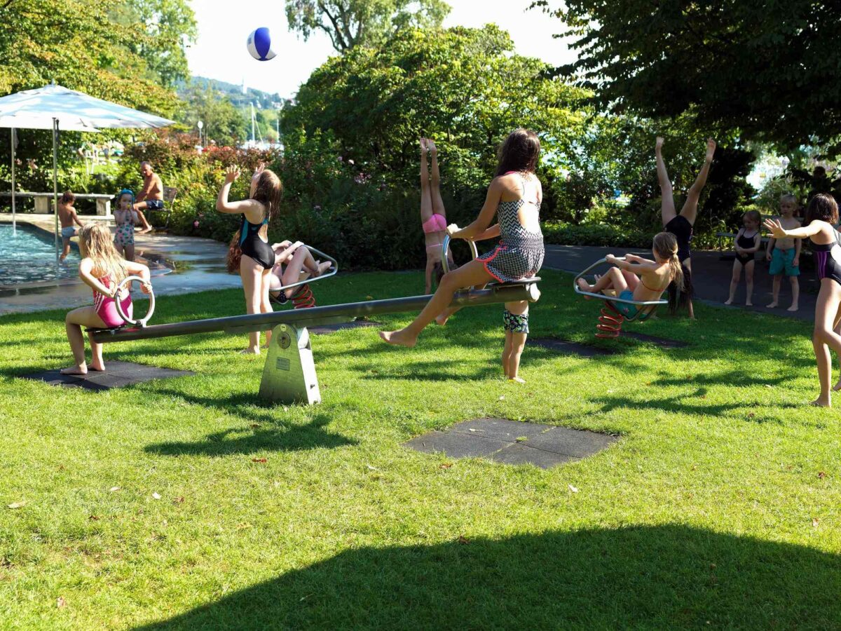 Zürich, Stadtbad Tiefenbrunnen