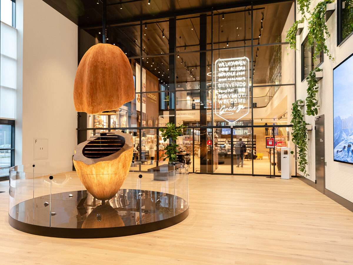 House of Läderach, Bilten