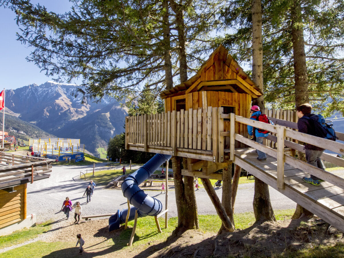 Elm, Restaurant Ämpächli, Baumhaus