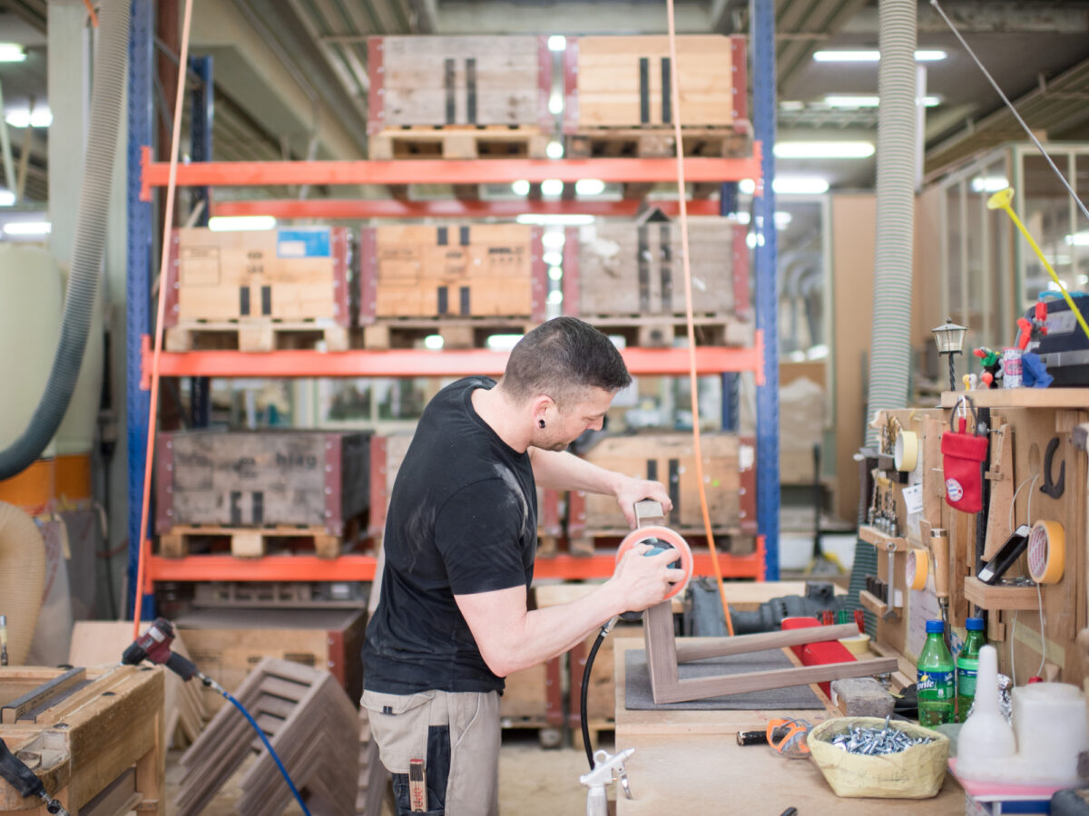 Glarus, Horgenglarus, Tisch- und Stuhlmanufaktur