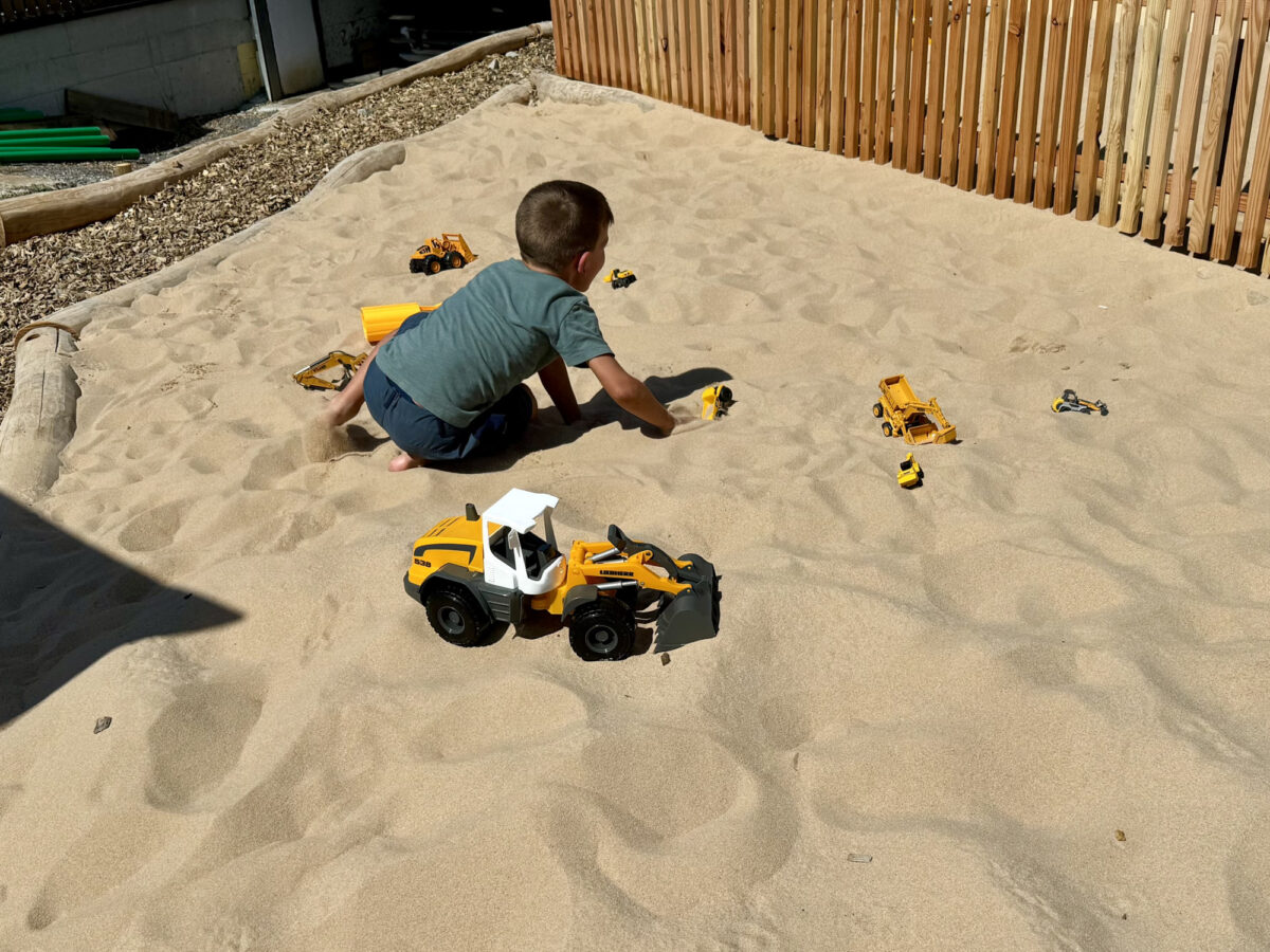 Alpthal, Familienrestaurant Brunni-Lodge, Kinderbagger