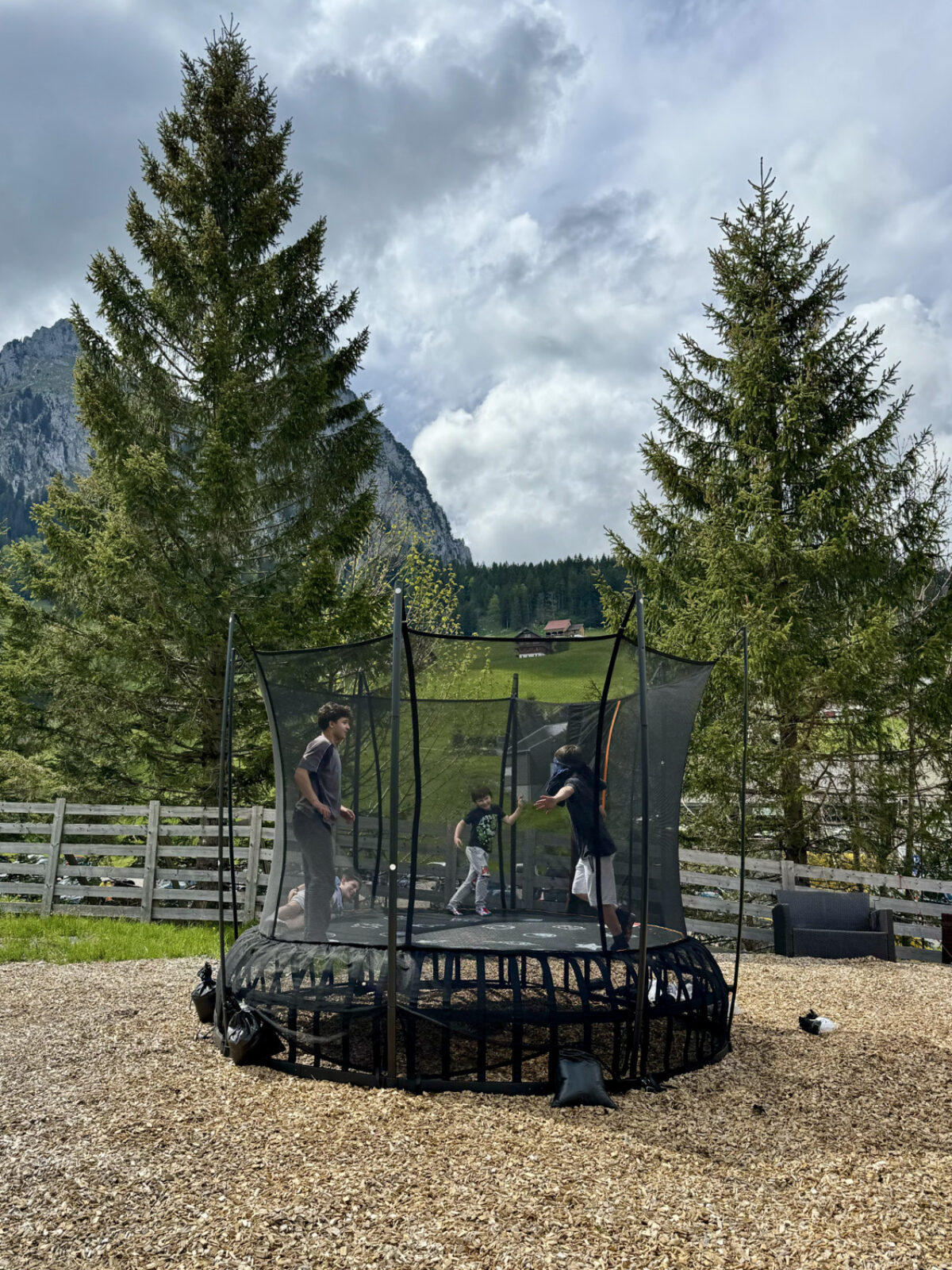 Alpthal, Familienrestaurant Brunni-Lodge, Kinderbagger