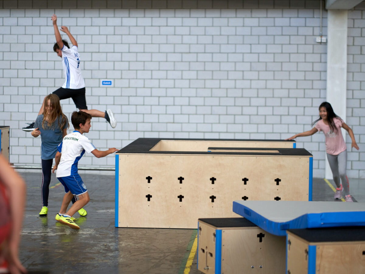 Zürich, Sportzentrum Josef, Hindernislandschaft «Catch».
