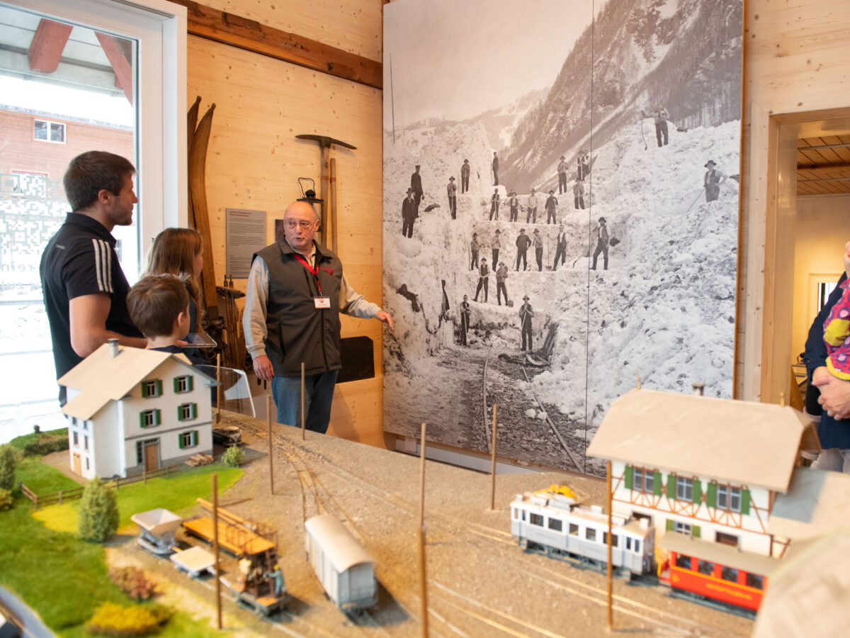 Elm-Schwanden, Sernftalbahn-Museum, Eintauchen in die Geschichte des 