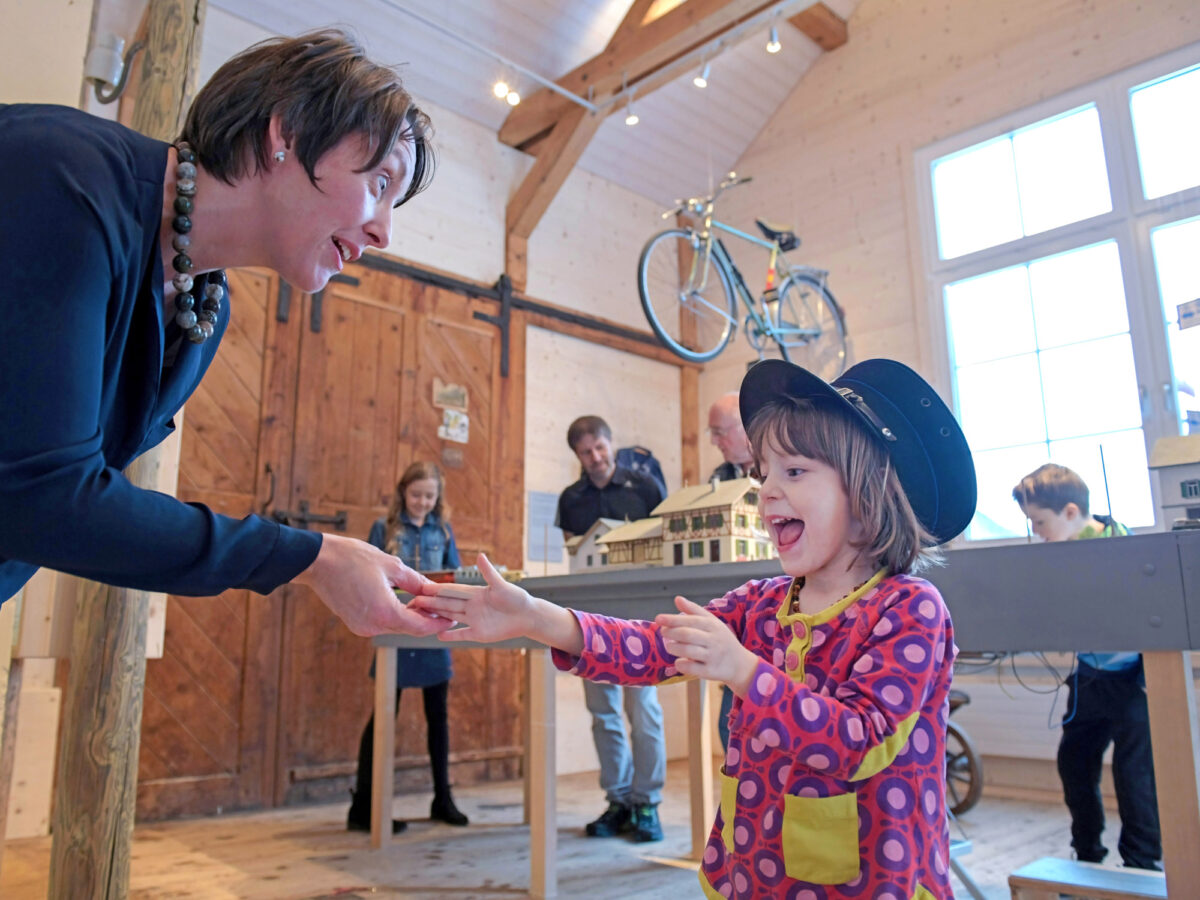 Elm-Schwanden, Sernftalbahn-Museum, Eintauchen in die Geschichte des 