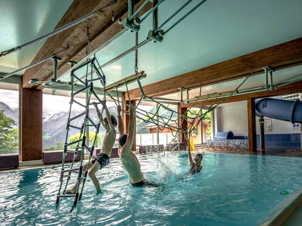 Braunwald, Märchenhotel, Pool, Blog Packed Again