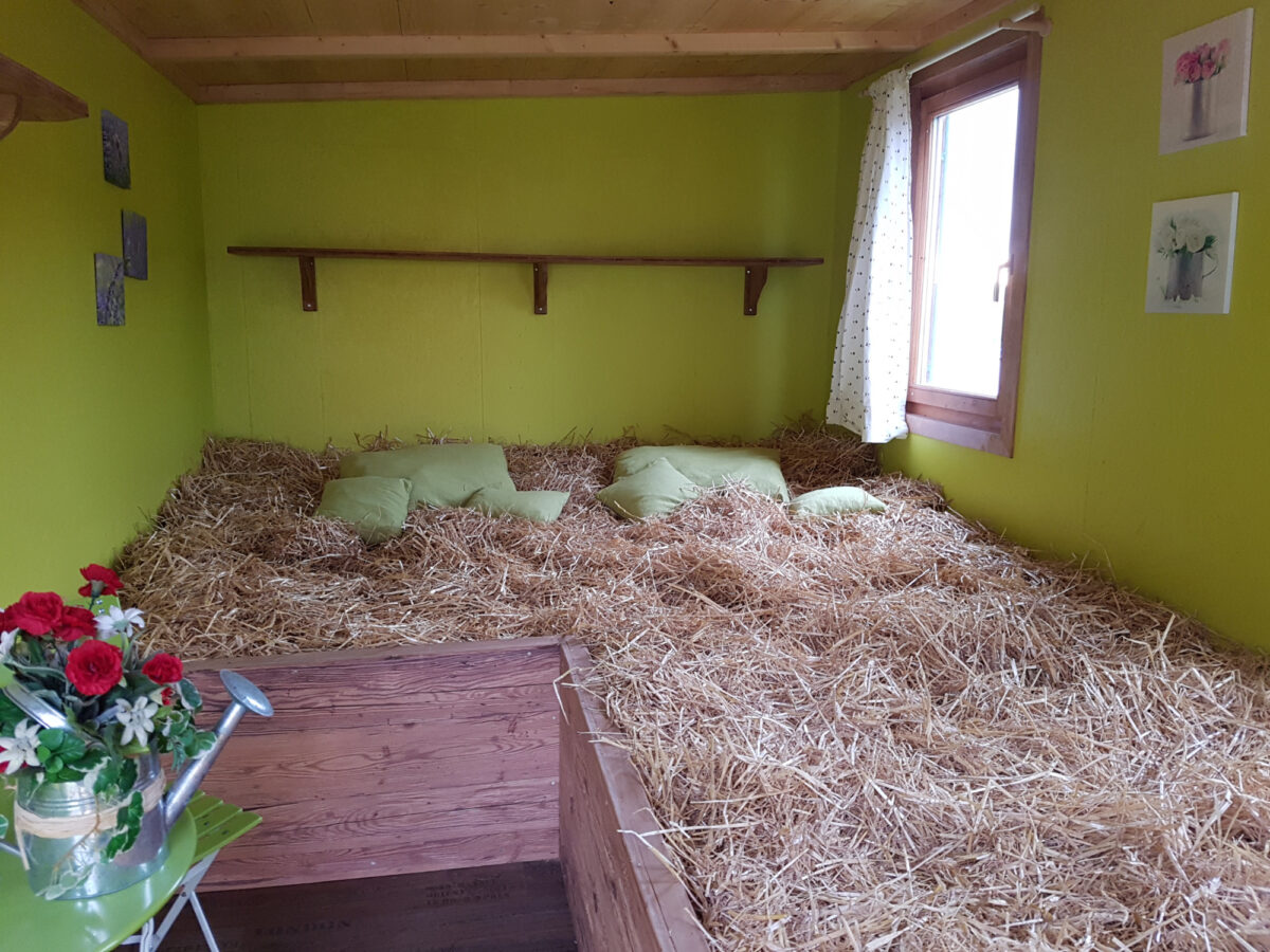 Pfäffikon, Lützelhof, Schlafen im Stroh