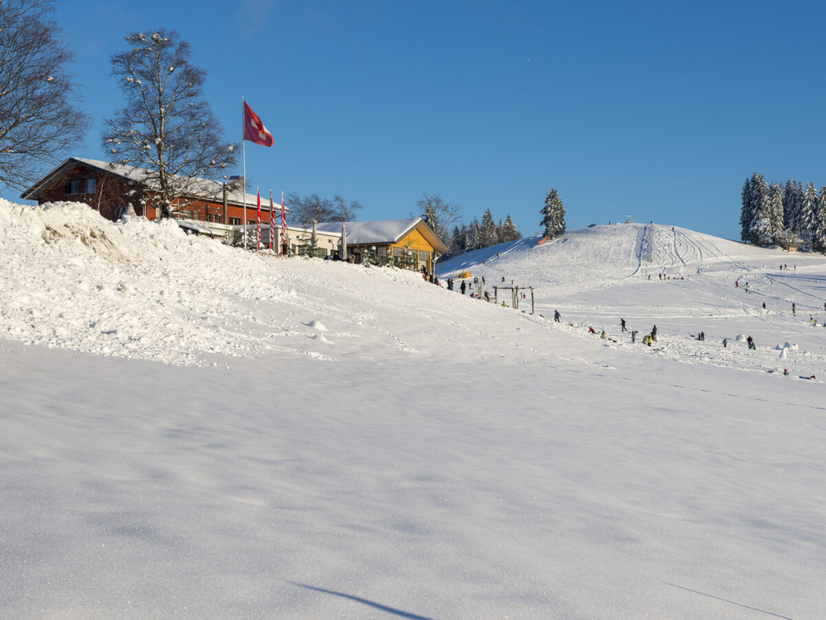 Raten, Restaurant Raten, Schlittelhang
