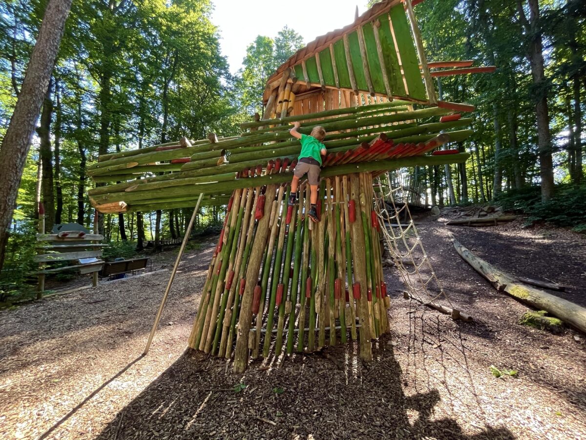 Filzbach, Drachenspielplatz