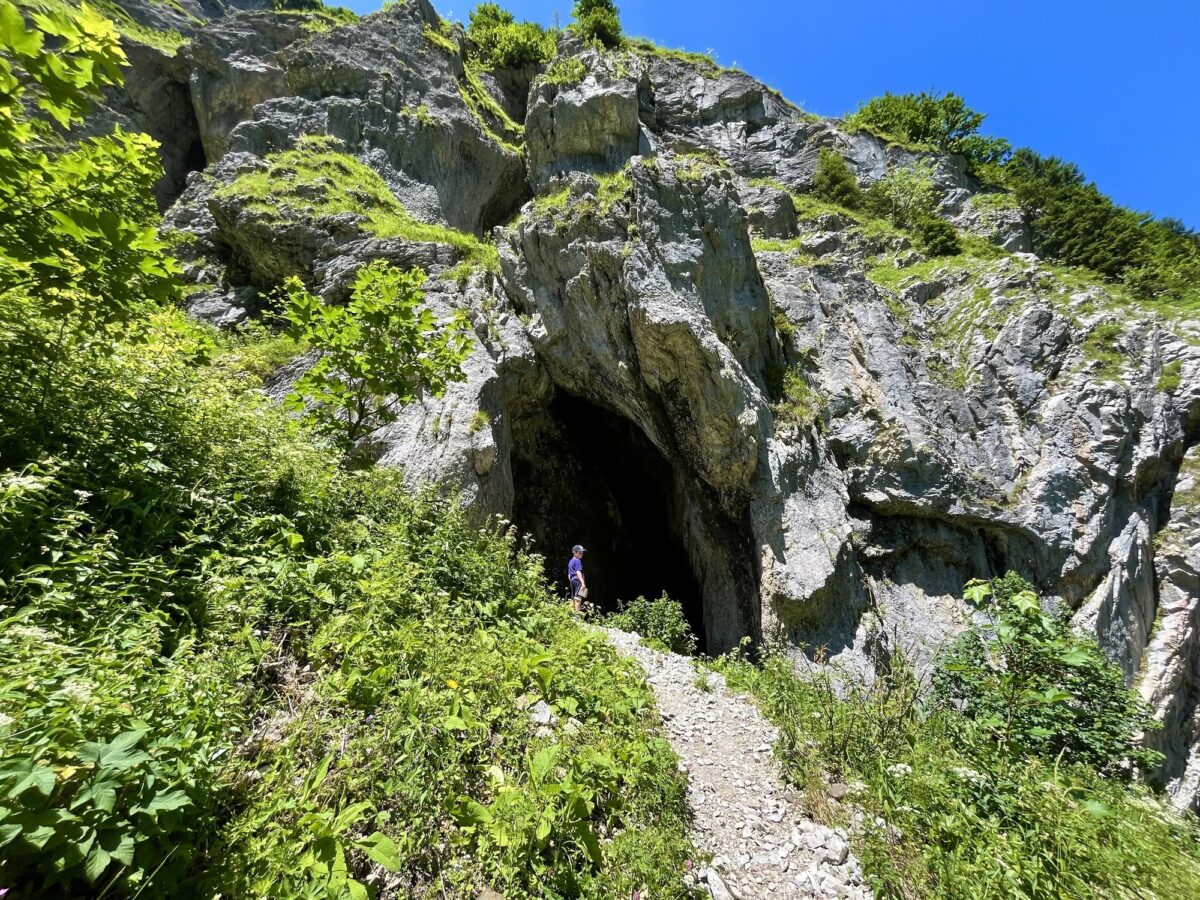 Kerenzerberg, Drachenhöhle beim Talalpsee