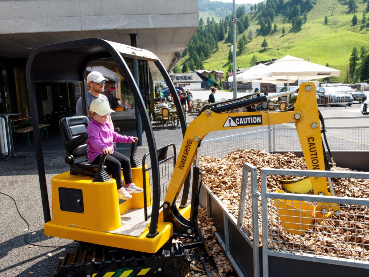 Malbun, Tourist Info, Baggern