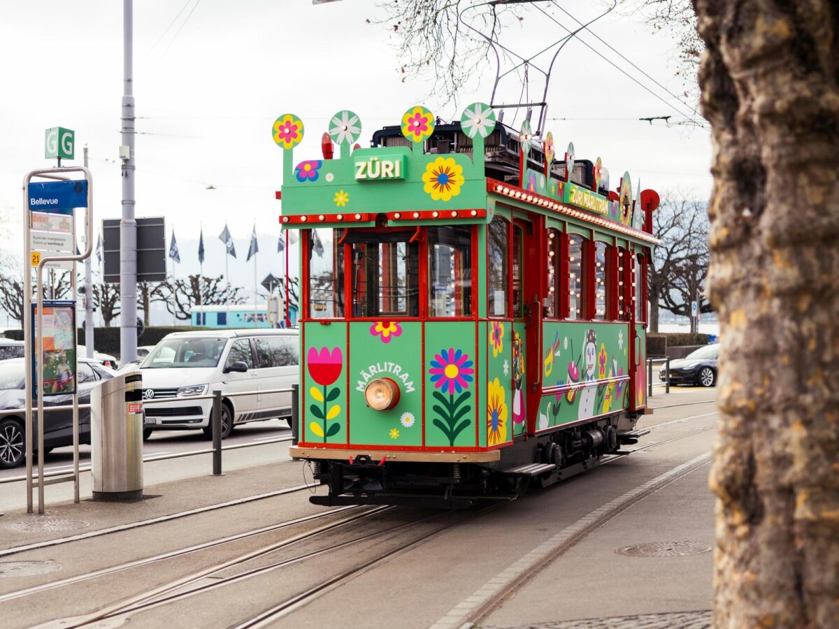 Zürich, Bellevue, Züri Märlitram Frühling